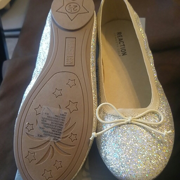 Kenneth Cole reaction - Picture 2 of 4